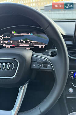 Внедорожник / Кроссовер Audi Q5 2021 в 