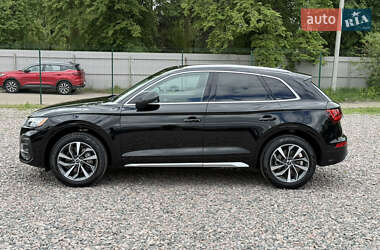 Внедорожник / Кроссовер Audi Q5 2021 в 