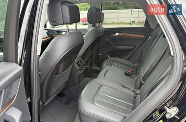 Внедорожник / Кроссовер Audi Q5 2021 в 