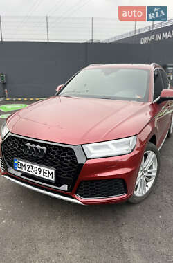 Позашляховик / Кросовер Audi Q5 2018 в 