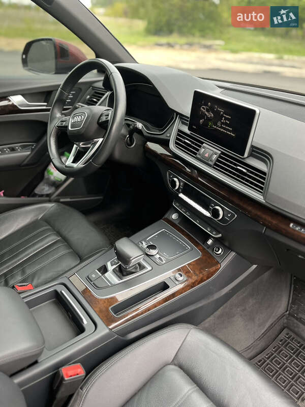 Позашляховик / Кросовер Audi Q5 2018 в Чернігові