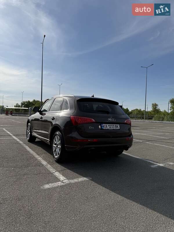 Внедорожник / Кроссовер Audi Q5 2011 в Киеве