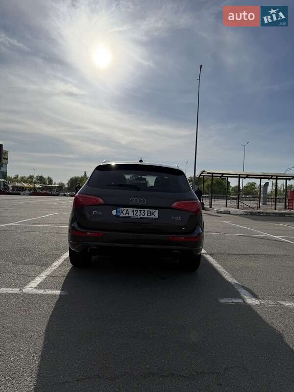 Внедорожник / Кроссовер Audi Q5 2011 в Киеве