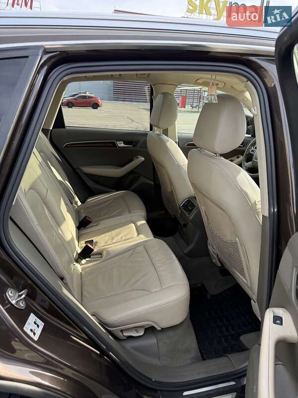 Внедорожник / Кроссовер Audi Q5 2011 в Киеве