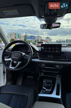 Позашляховик / Кросовер Audi Q5 2022 в 