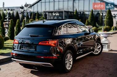 Позашляховик / Кросовер Audi Q5 2020 в 