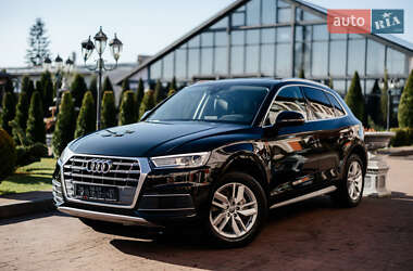Позашляховик / Кросовер Audi Q5 2020 в 