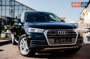 Позашляховик / Кросовер Audi Q5 2020 в 