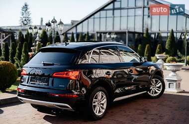 Позашляховик / Кросовер Audi Q5 2020 в 
