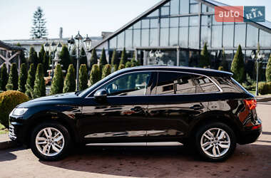 Позашляховик / Кросовер Audi Q5 2020 в 