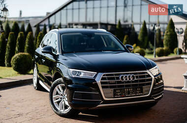 Позашляховик / Кросовер Audi Q5 2020 в 