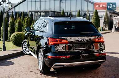Позашляховик / Кросовер Audi Q5 2020 в 