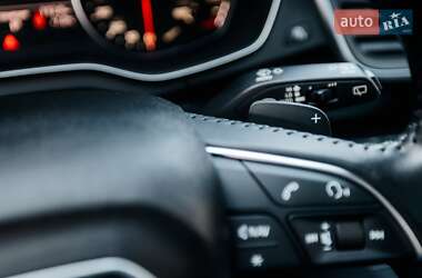 Позашляховик / Кросовер Audi Q5 2020 в 