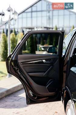 Позашляховик / Кросовер Audi Q5 2020 в 