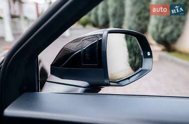 Позашляховик / Кросовер Audi Q5 2020 в 
