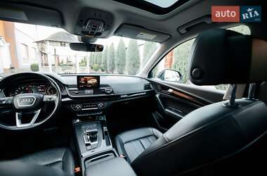 Позашляховик / Кросовер Audi Q5 2020 в 