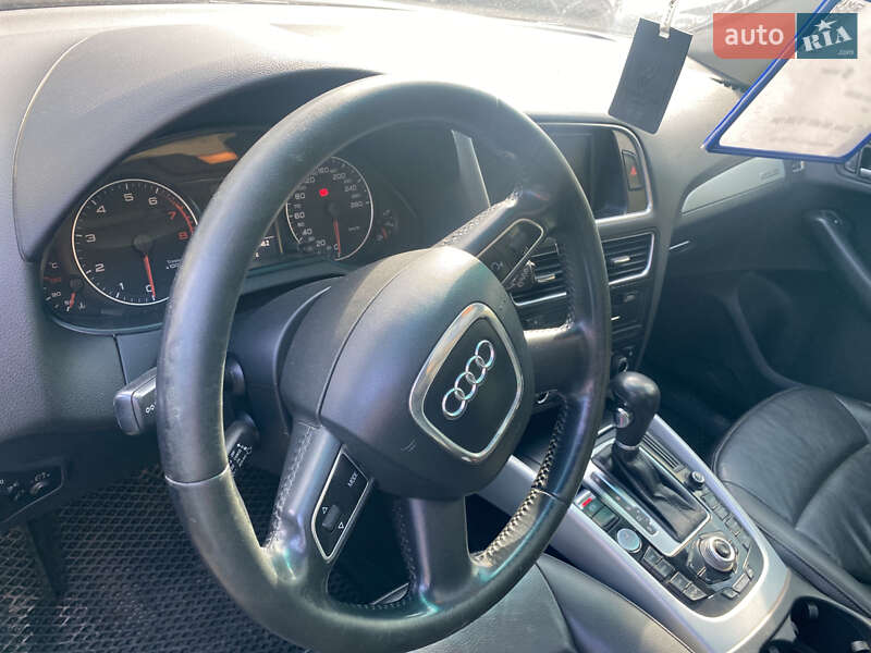 Внедорожник / Кроссовер Audi Q5 2010 в Хмельницком