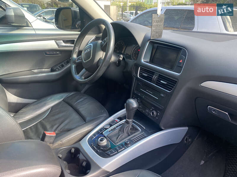 Внедорожник / Кроссовер Audi Q5 2010 в Хмельницком