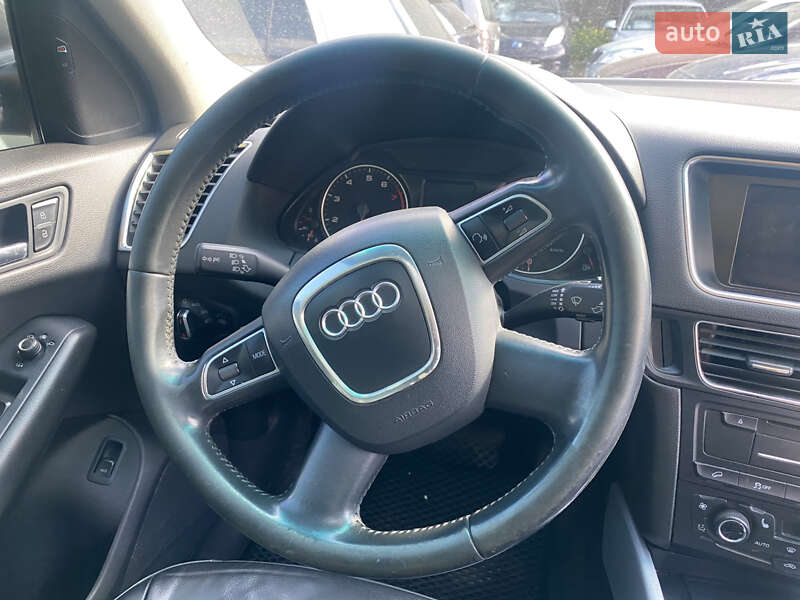 Внедорожник / Кроссовер Audi Q5 2010 в Хмельницком