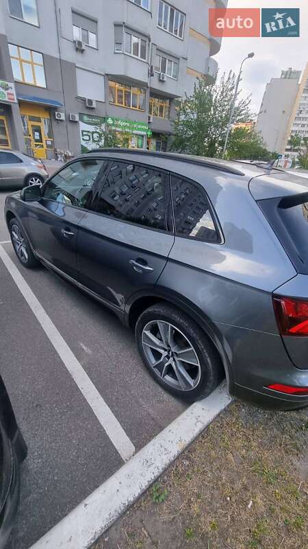 Внедорожник / Кроссовер Audi Q5 2019 в Киеве