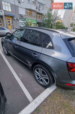 Позашляховик / Кросовер Audi Q5 2019 в 