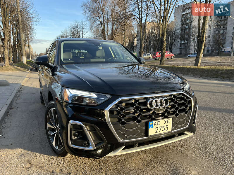 Внедорожник / Кроссовер Audi Q5 2021 в 