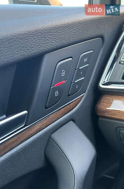 Внедорожник / Кроссовер Audi Q5 2021 в 