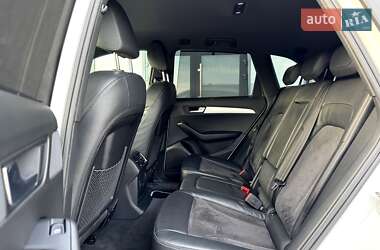 Внедорожник / Кроссовер Audi Q5 2009 в 