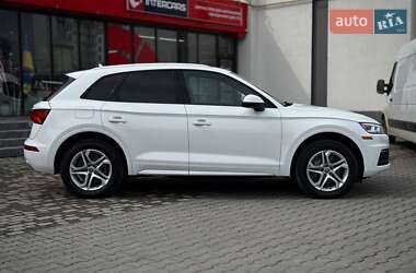 Внедорожник / Кроссовер Audi Q5 2018 в 