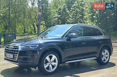 Внедорожник / Кроссовер Audi Q5 2018 в 