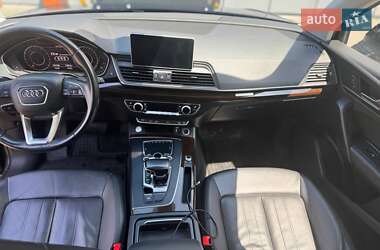 Внедорожник / Кроссовер Audi Q5 2018 в 
