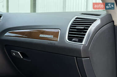 Внедорожник / Кроссовер Audi Q5 2010 в 