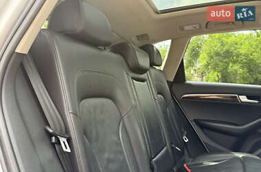 Внедорожник / Кроссовер Audi Q5 2010 в 