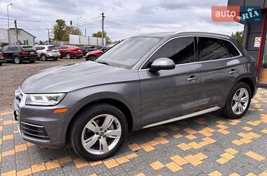 Внедорожник / Кроссовер Audi Q5 2018 в 