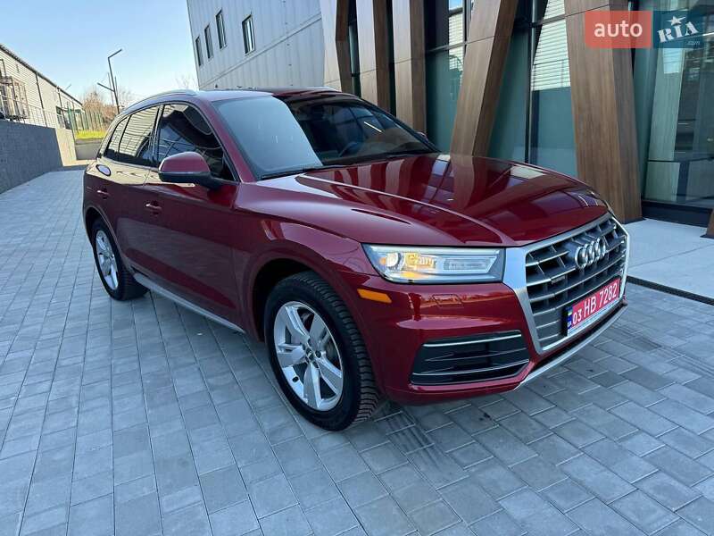 Внедорожник / Кроссовер Audi Q5 2018 в 