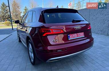 Внедорожник / Кроссовер Audi Q5 2018 в 