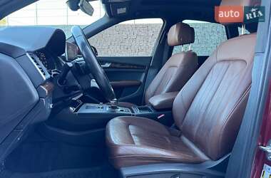 Внедорожник / Кроссовер Audi Q5 2018 в 