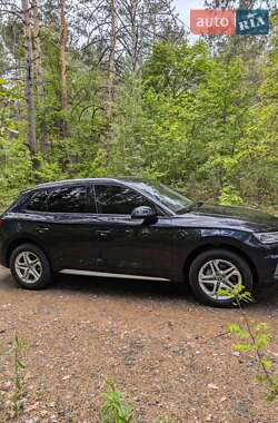 Внедорожник / Кроссовер Audi Q5 2017 в 