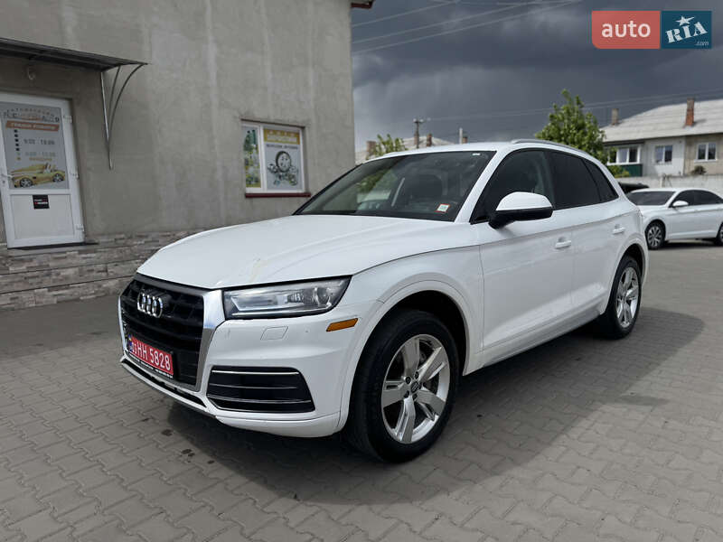 Позашляховик / Кросовер Audi Q5 2018 в 