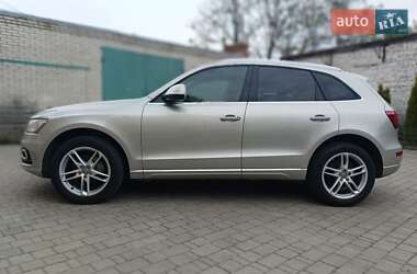 Позашляховик / Кросовер Audi Q5 2015 в 