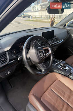 Внедорожник / Кроссовер Audi Q5 2018 в 