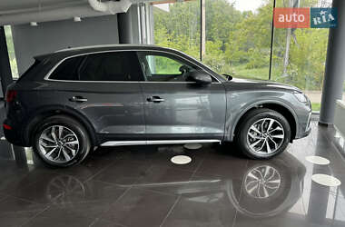 Внедорожник / Кроссовер Audi Q5 2022 в 
