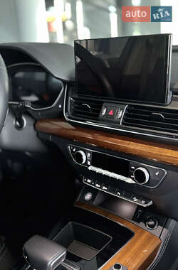 Внедорожник / Кроссовер Audi Q5 2022 в 