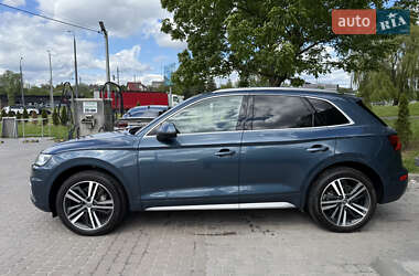 Внедорожник / Кроссовер Audi Q5 2017 в 
