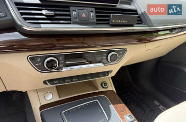 Внедорожник / Кроссовер Audi Q5 2017 в 