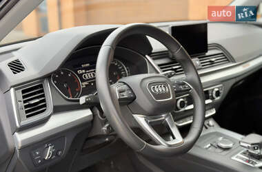 Внедорожник / Кроссовер Audi Q5 2018 в 