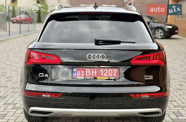 Внедорожник / Кроссовер Audi Q5 2018 в 