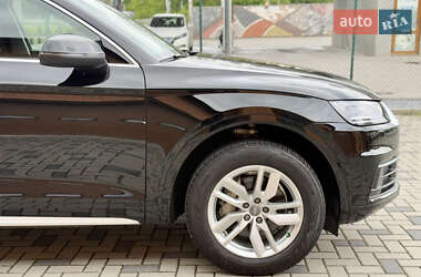 Внедорожник / Кроссовер Audi Q5 2018 в 