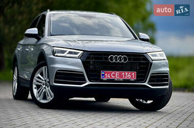 Позашляховик / Кросовер Audi Q5 2020 в 
