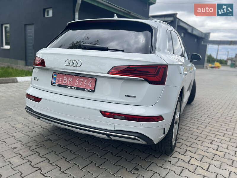 Позашляховик / Кросовер Audi Q5 2021 в Стрию